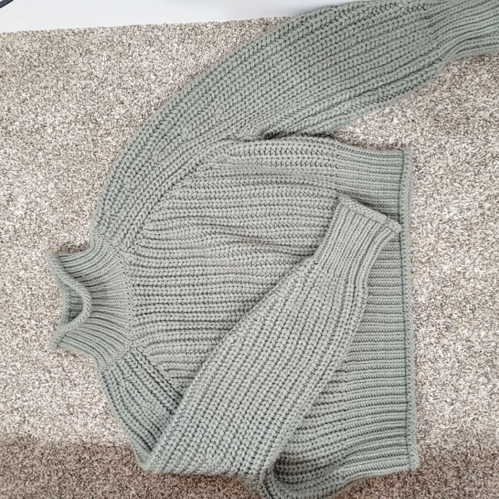 H&M sage large knit turtleneck